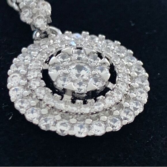 Men’s Crystal Medallion Pendant Necklace Silver Tone Pavé Zirconia - Picture 1 of 9